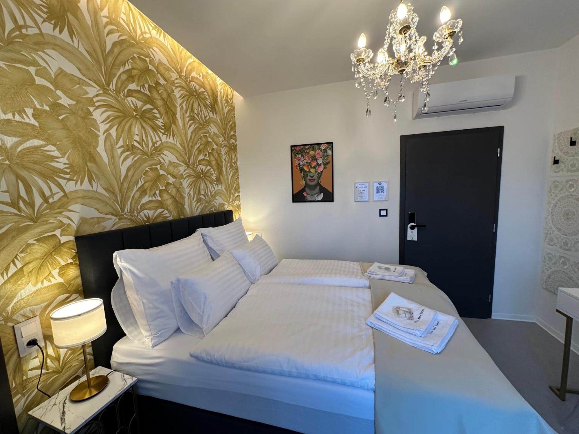 Villa Mala Praha Experience In The Center Of 日利纳 外观 照片