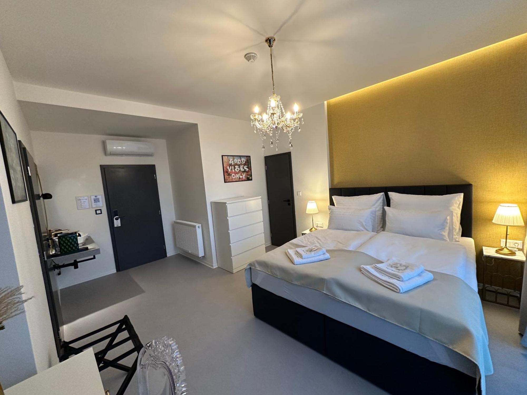Villa Mala Praha Experience In The Center Of 日利纳 外观 照片