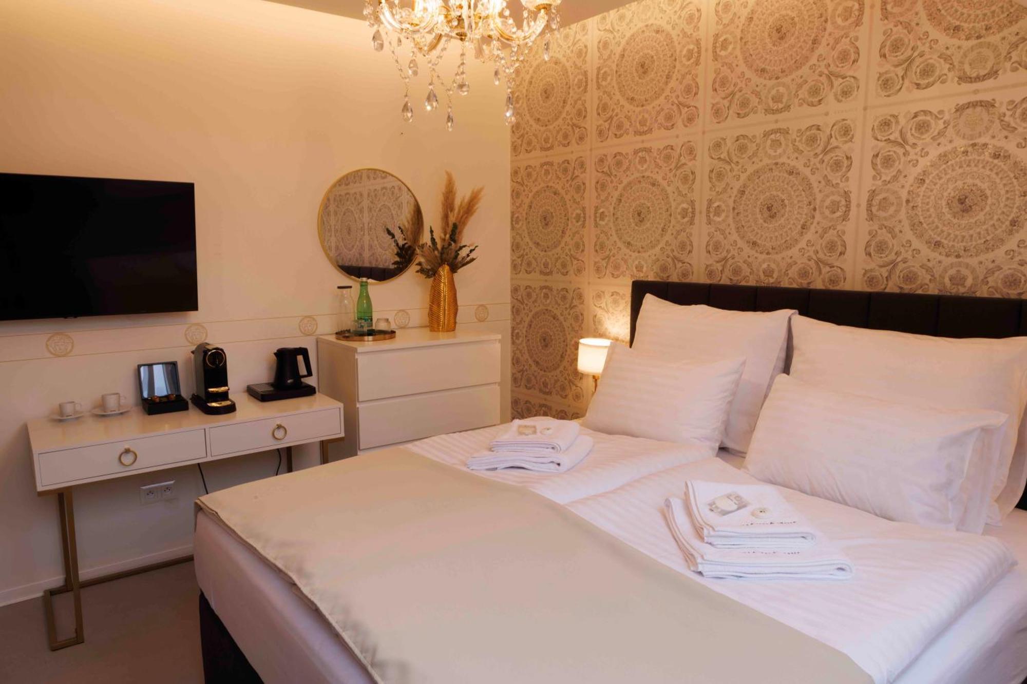 Villa Mala Praha Experience In The Center Of 日利纳 外观 照片